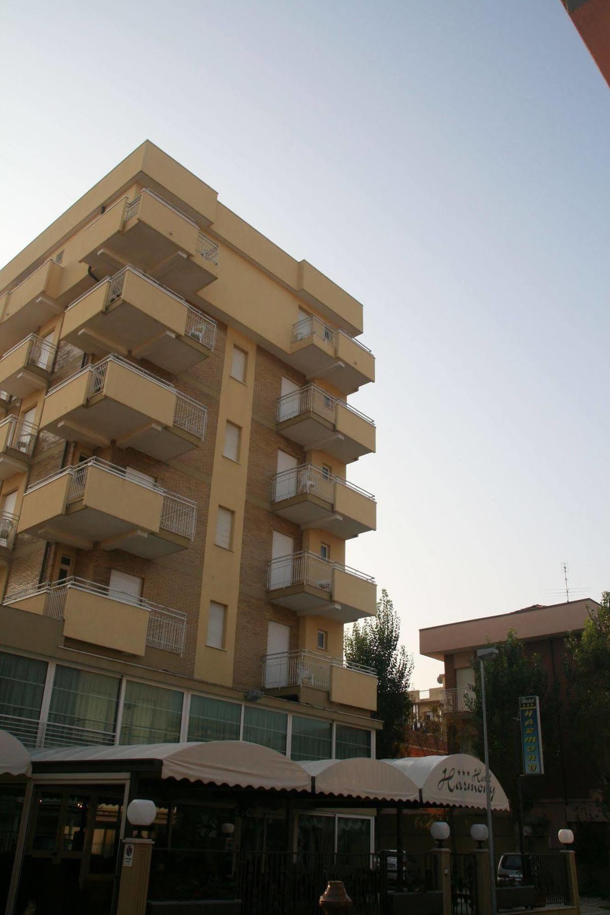 Harmony Hotel 3*